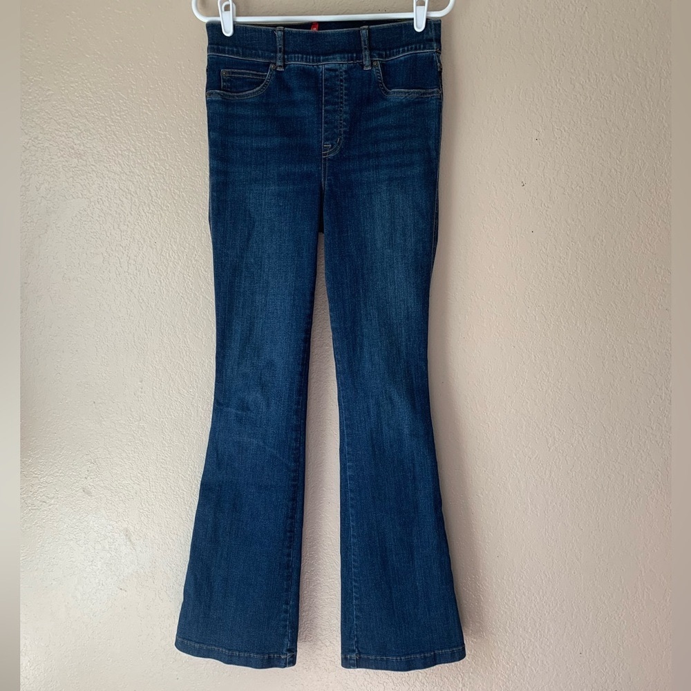 SPANX Denim Flare Leg Comfort Stretch Pull On Jeans Size M - Picture 2 of 8